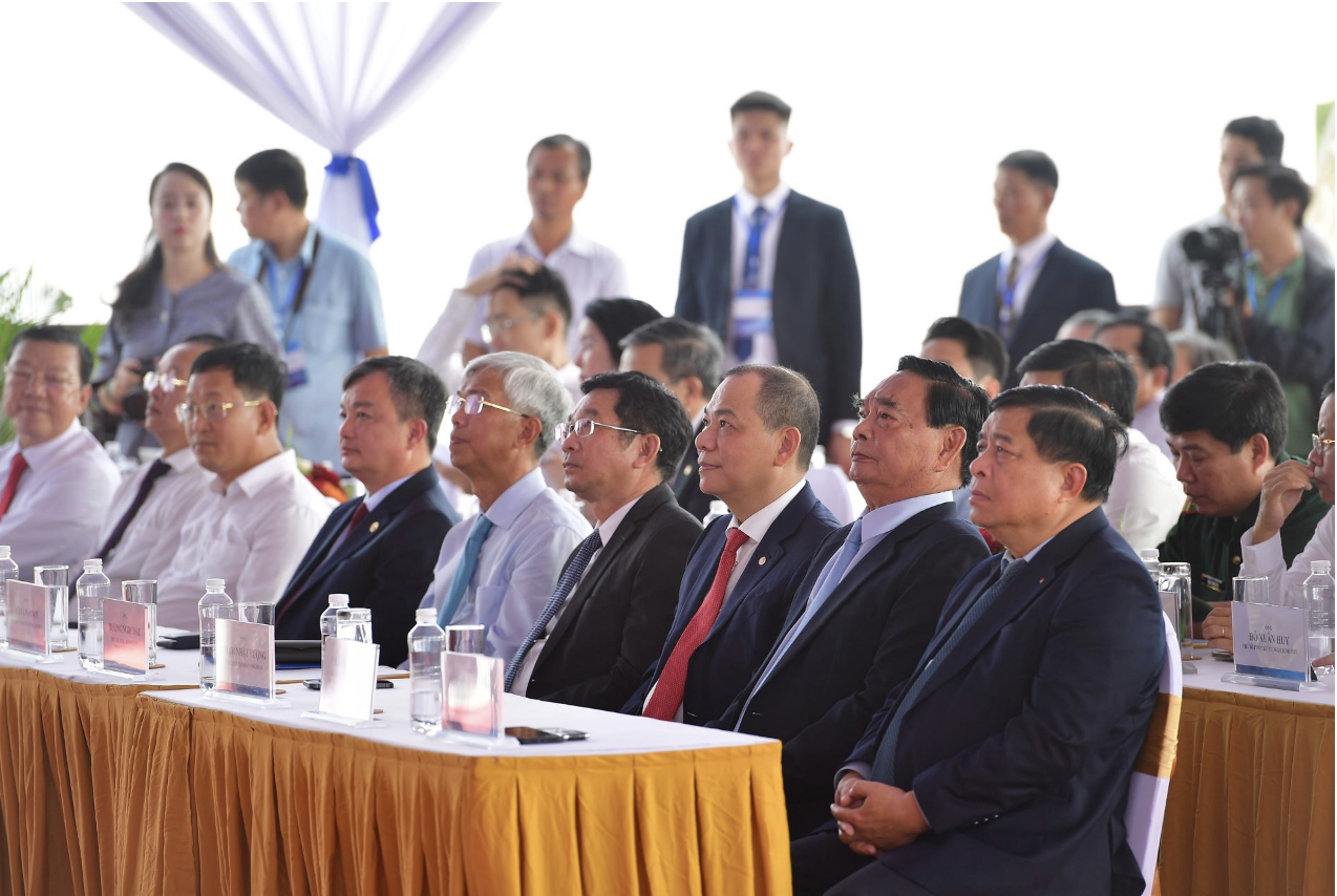 Tập đoàn Vingroup đã tổ chức lễ khởi công dự án Khu đô thị du lịch lấn biển Cần Giờ (tên thương mại Vinhomes Green Paradise)