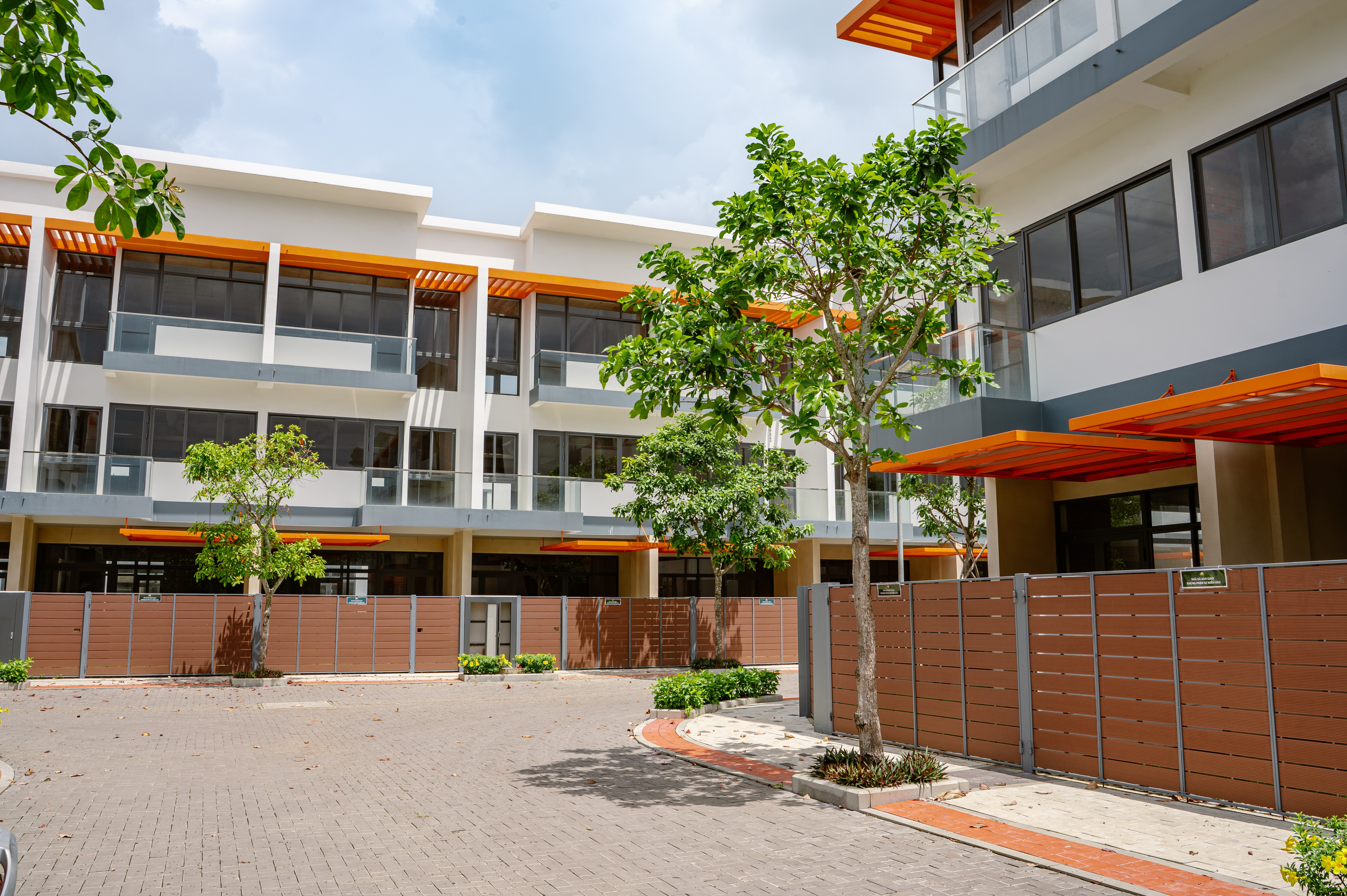 Elite Life Cần Giuộc: Tại Sao Nhà Phố Trong Đại Đô Thị Là "Tài Sản Truyền Đời" Đáng Giá Nhất?