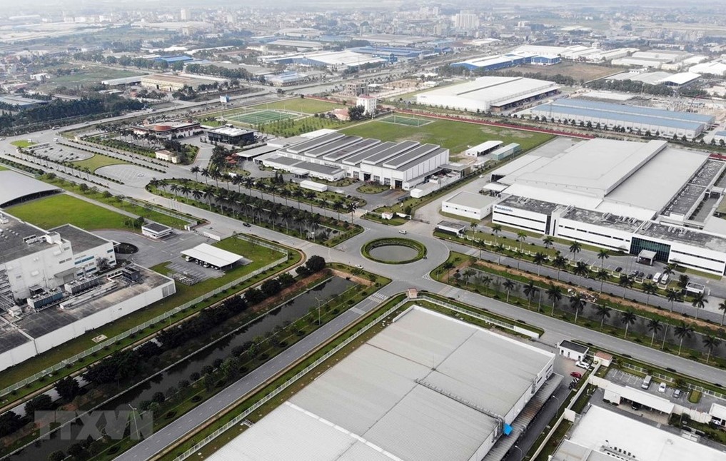 Nút giao thông trục chính: Điểm kết nối trực tiếp giữa đường Vành đai 4 (trên cao hoặc song hành) và cao tốc TP.HCM - Trung Lương tại Bến Lức.