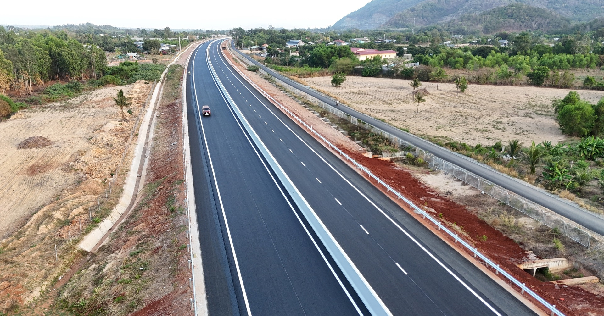 Cao Tốc Biên Hòa - Vũng Tàu Thông Xe Tạm: Sunshine Bay Retreat Trở Thành "Vùng Xanh" Đầu Tư