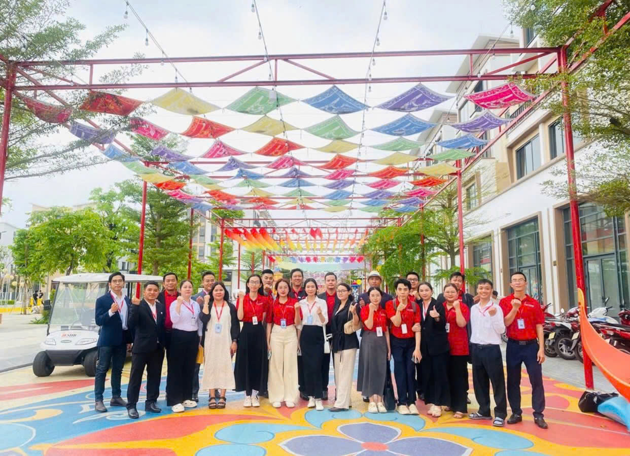 Esy House không chỉ bán bất động sản, chúng tôi cung cấp giải pháp đầu tư dựa trên nền tảng hạ tầng thực tế.