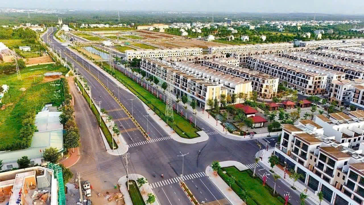 Dãy Shophouse mặt tiền trục chính. Giải pháp tối ưu cho mục tiêu vừa ở vừa kinh doanh, tạo dòng tiền cho thuê bền vững.